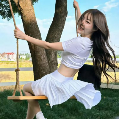 红妆挥拍破长空